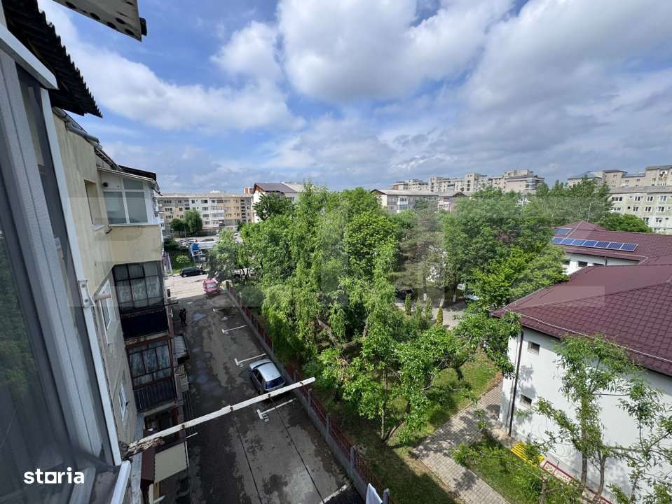 Apartament de vanzare, cu 2 camere, 49 mp, zona Micro 11 - Imagine principală: 3/8