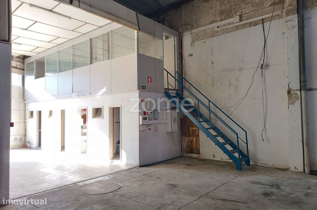 ARMAZÉM com 423m² em Custóias – Localização Estratégica - Grande imagem: 5/15