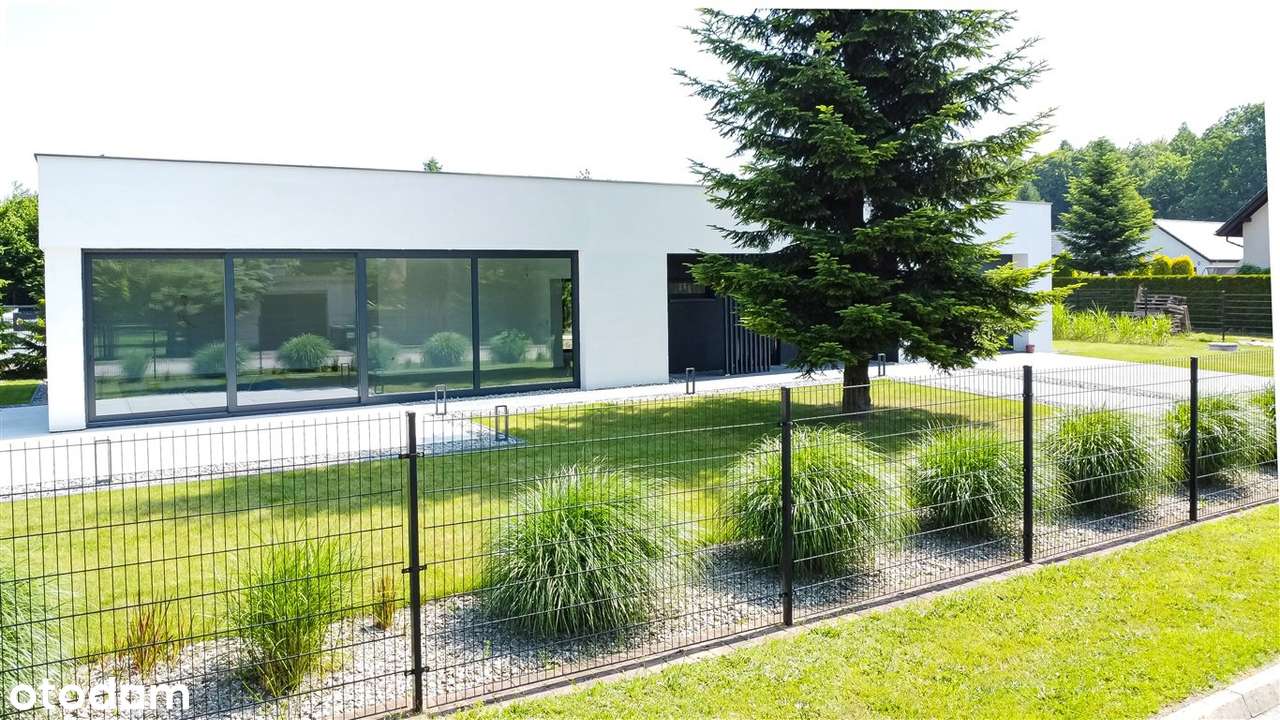 Wyjątkowy Dom z Basenem-3