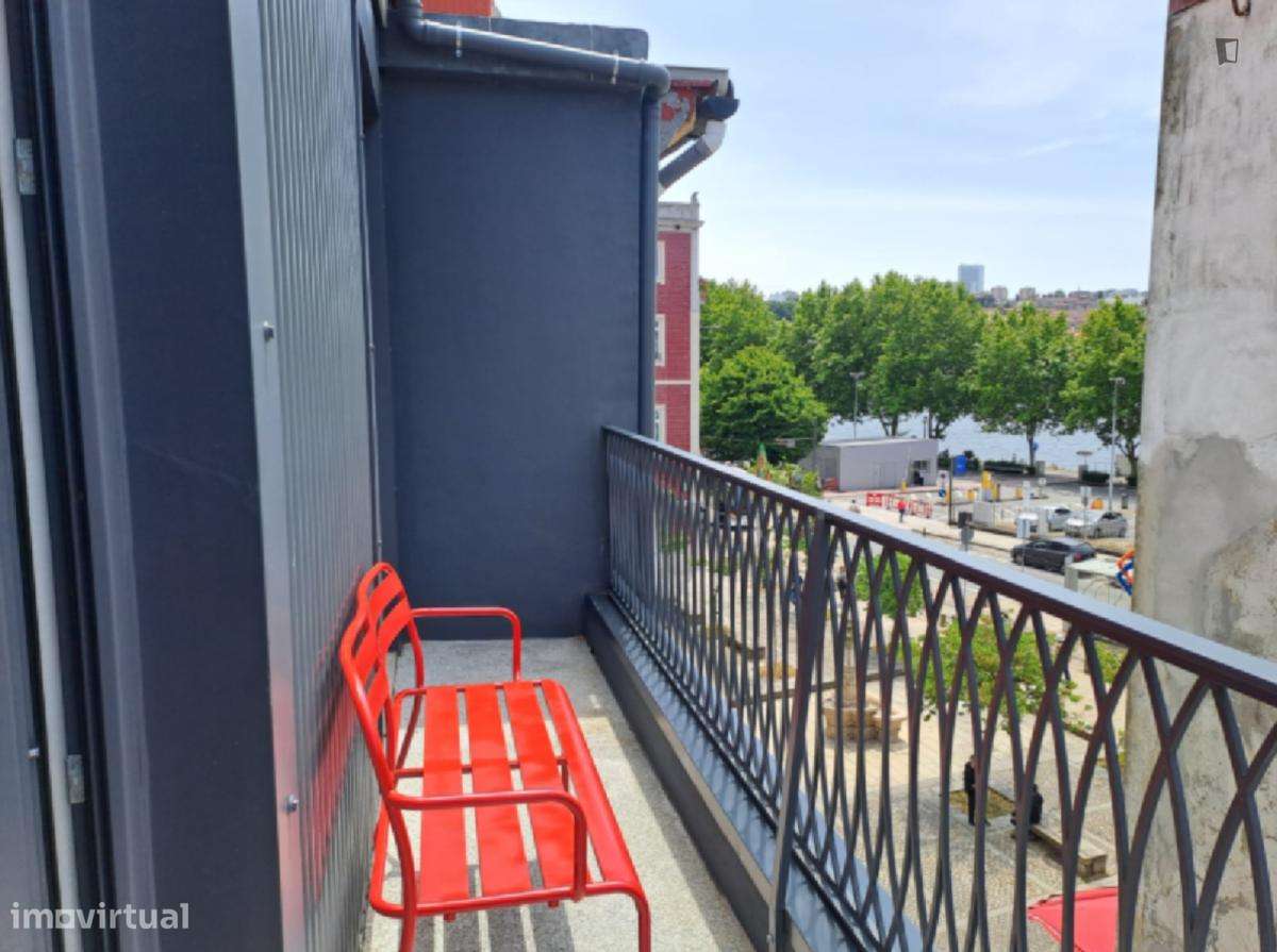 Apartamento com 1 quartos - localizado em São Nicolau Porto - Grande imagem: 2/10