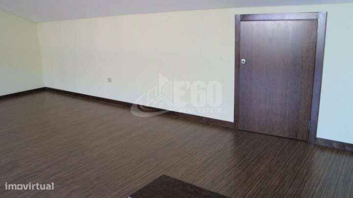 EXCELENTE MORADIA T4-8