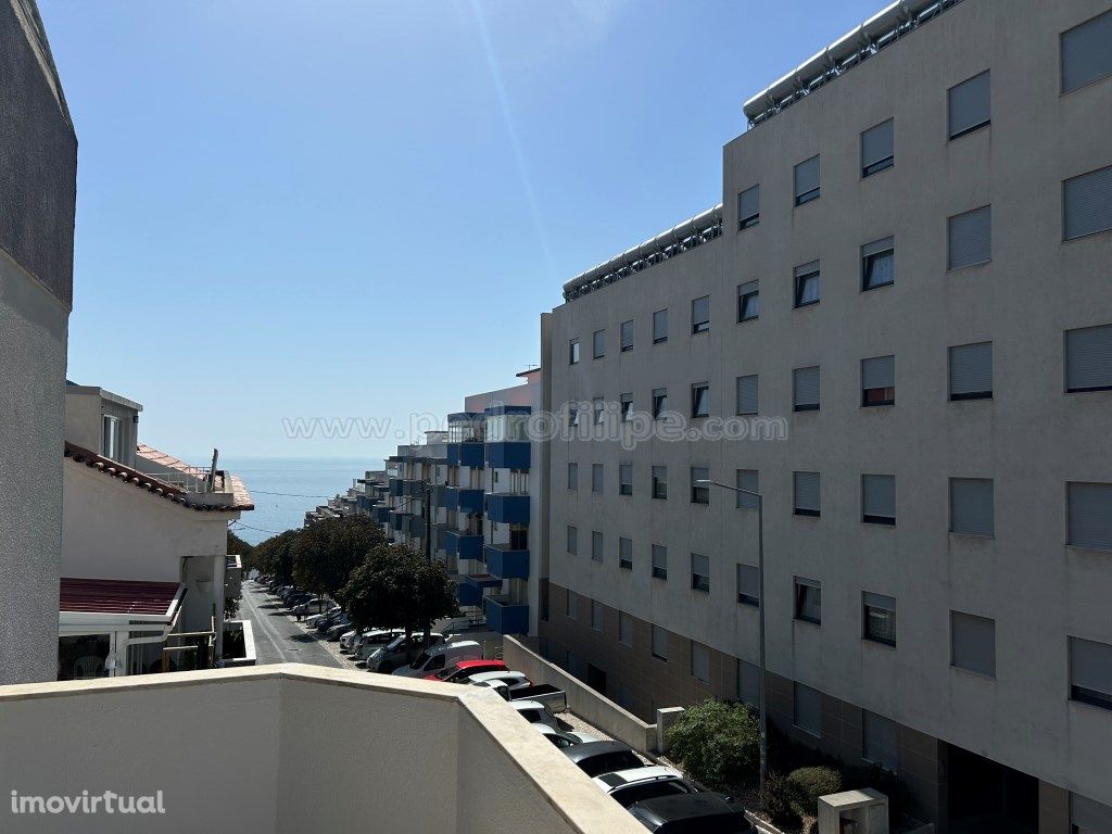 Apartamento T3 em Sesimbra com vista mar