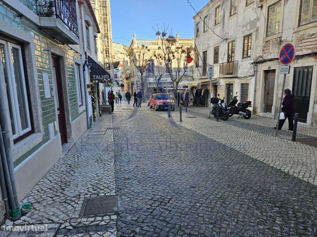 Invista no espaço ideal para o seu negócio em Sesimbra!-23