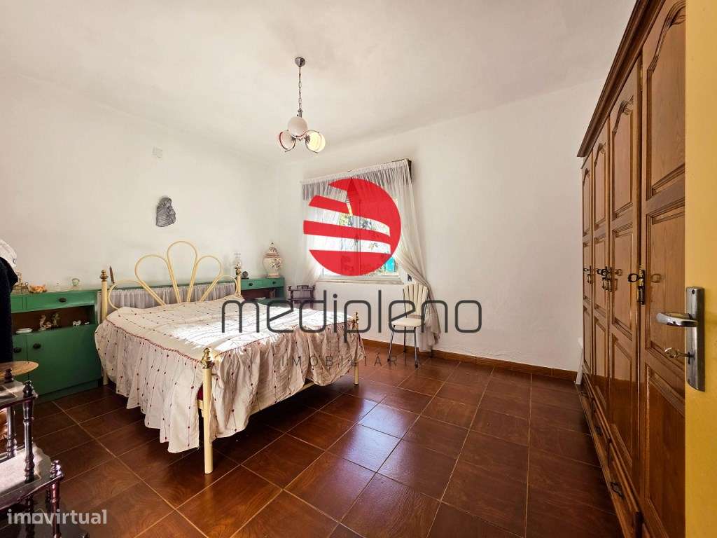 MORADIA T4 C/ GARAGEM-8