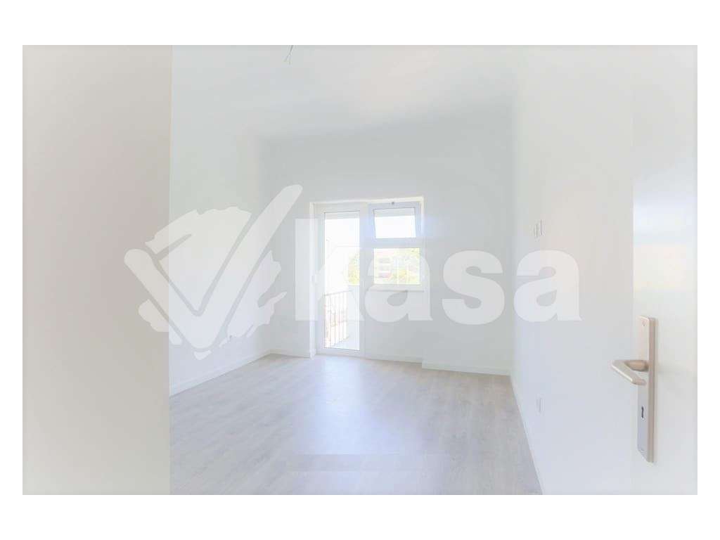 T1 com Quintal e Acabamentos Novos - Ideal para Habitação ou Invest...-1