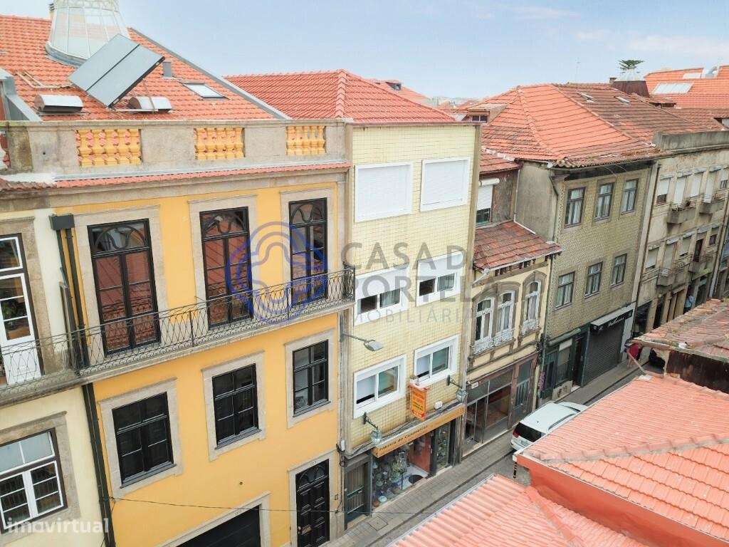Venda de Prédio na Baixa do Porto, junto à Praça da República. - Grande imagem: 3/37
