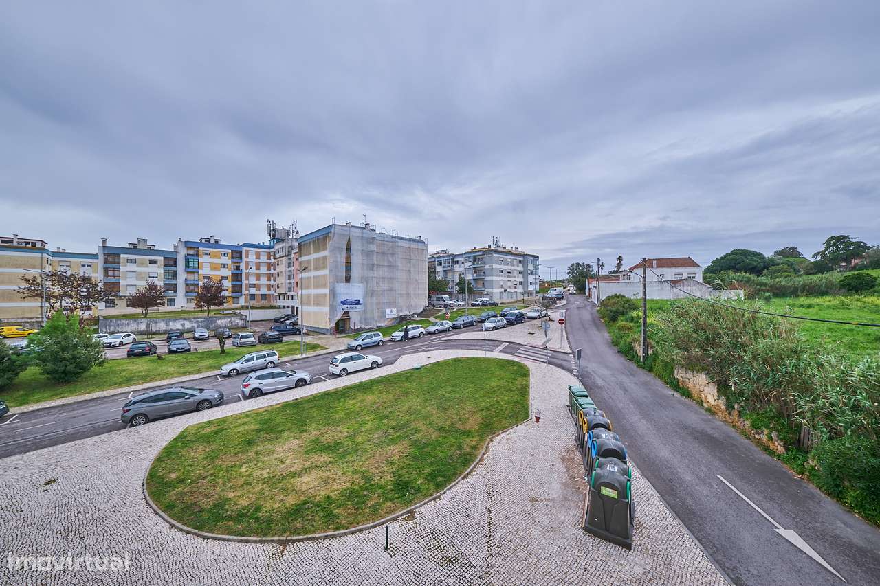 Apartamento T3 com varanda na Sobreda-16