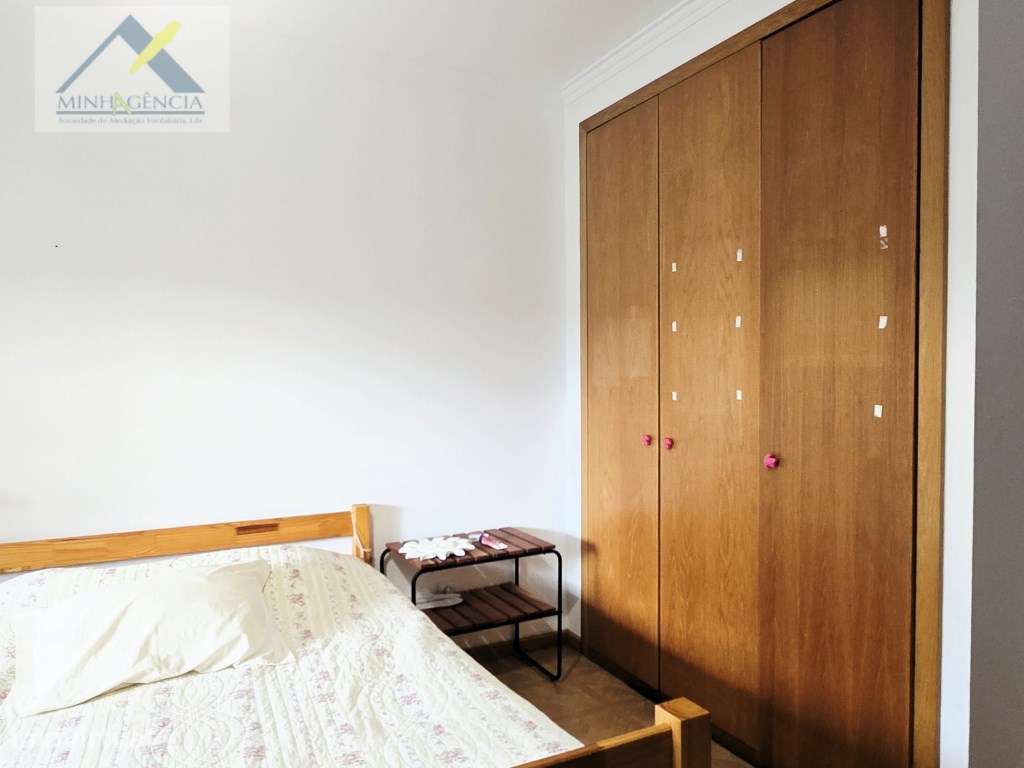 Apartamento T3 com terraço e garagem no Bairro Dias em Setúbal-10