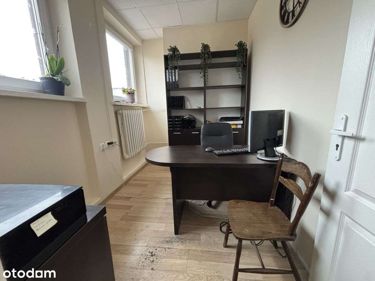 Lokal usługowy  Plac manewrowy  Baner - Pełny obrazek: 3/10