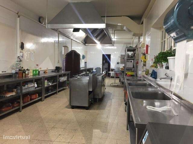 Espaço Multiusos Localizado na Ericeira-22