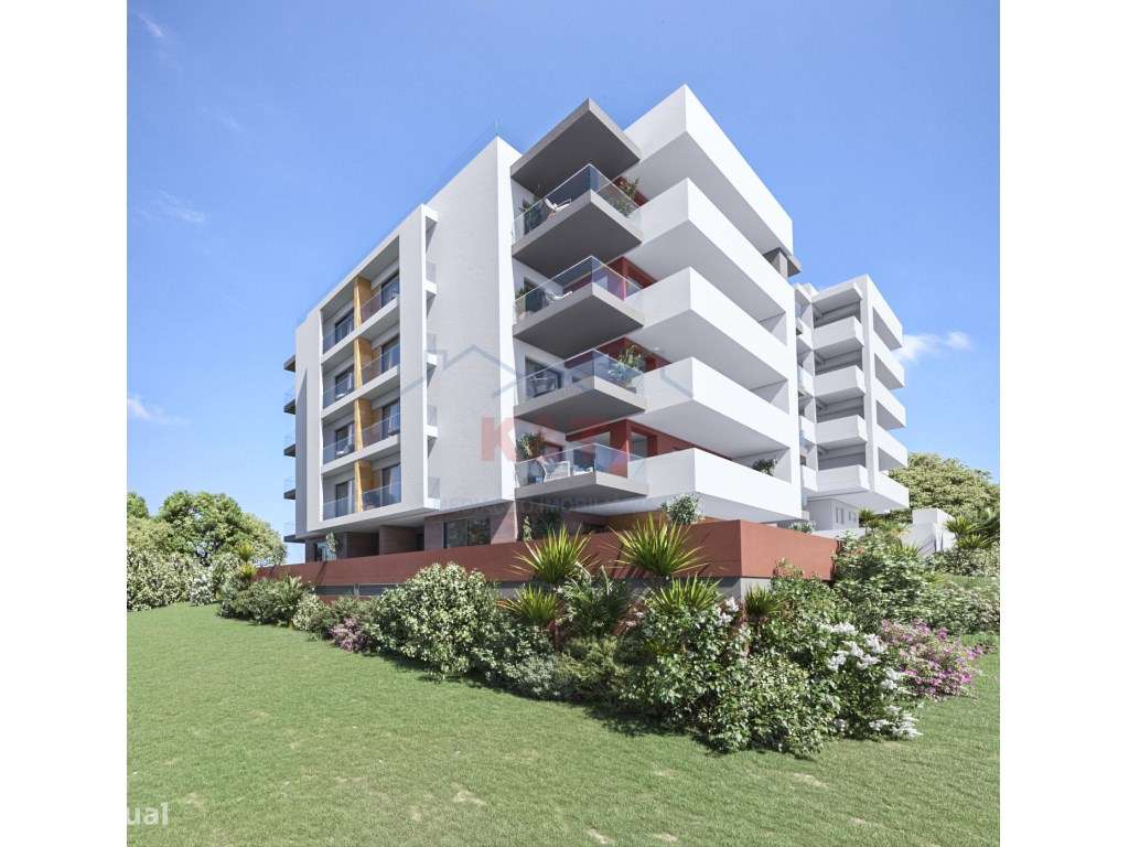 Apartamento T3 Novo com varandas espaçosas e piscina-12