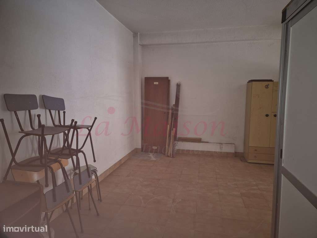 Garagem com wc em Odivelas - Grande imagem: 5/14