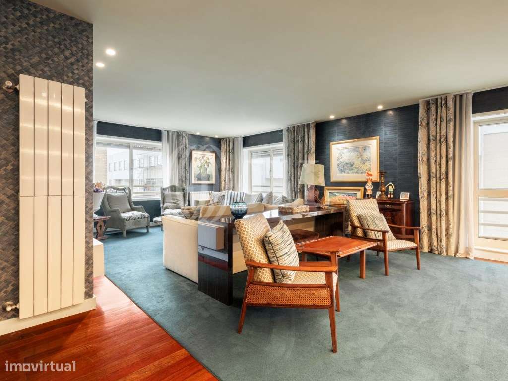 Apartamento T3 renovado com garagem, centro Vila do Conde - Grande imagem: 3/22