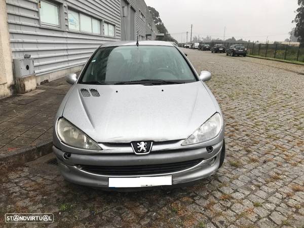 Peugeot 206 1.4cc 5P 2000 - Para Peças - 1