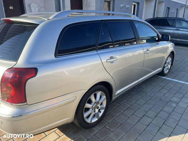 Toyota Avensis 2.2 D-4D Station Wagon Business - 4