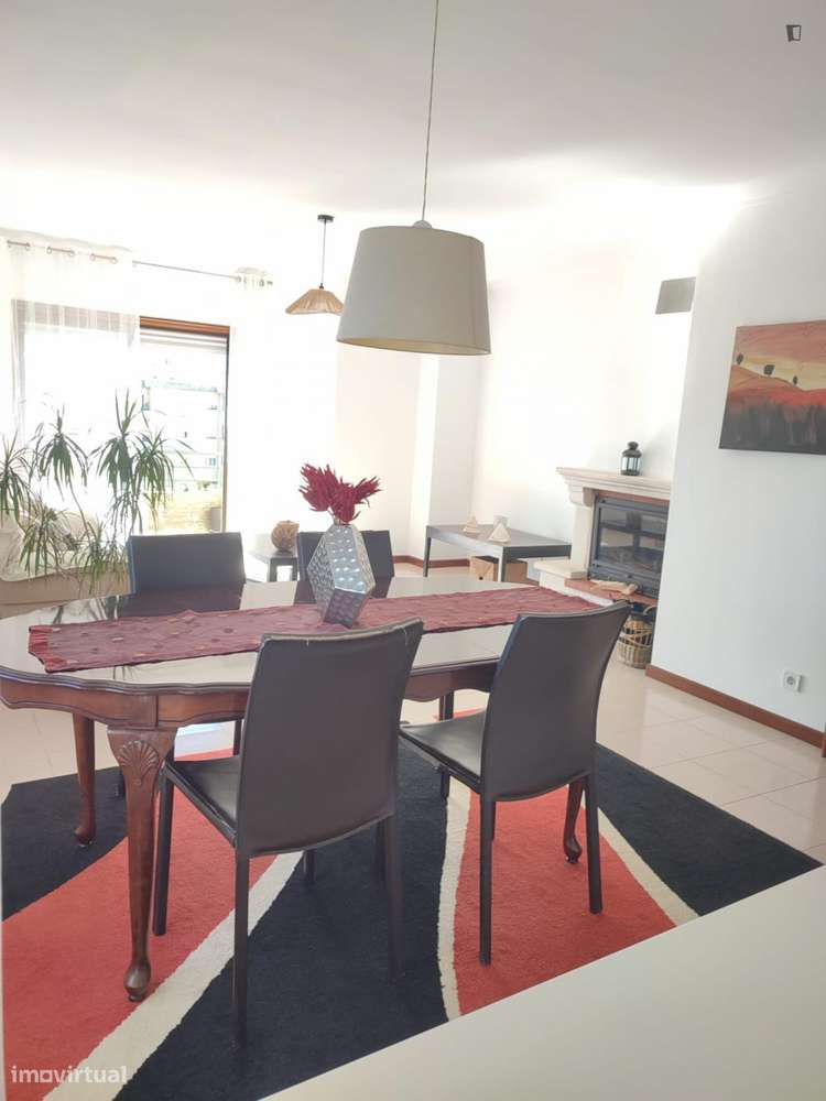 Quarto - localizado em Baguim do Monte Porto - Grande imagem: 5/8