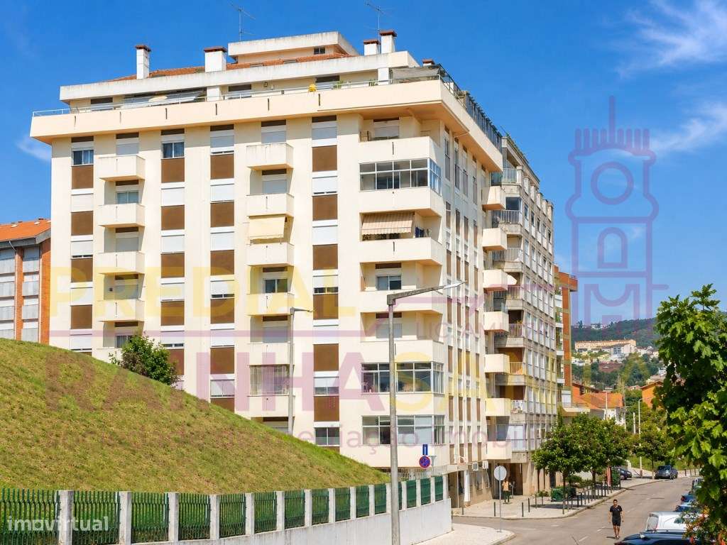 T3 Totalmente Remodelado na Solum, Coimbra, com Garagem Fechada-7