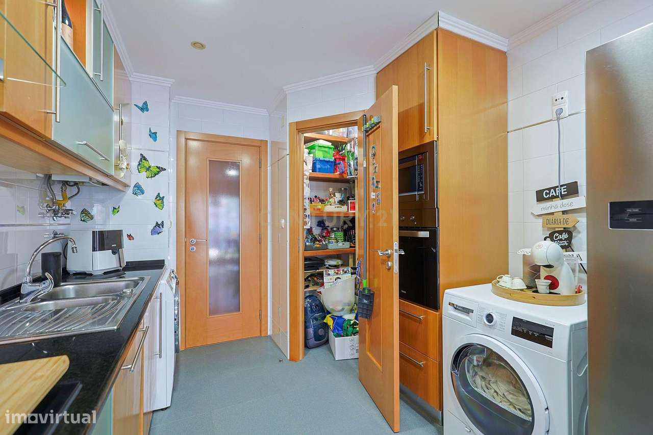 Apartamento T2 com Garagem, no Parque Luso em Corroios.-15