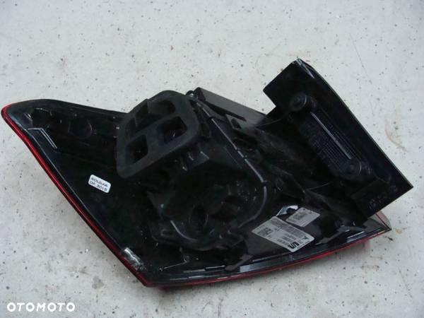 SEAT ARONA 17r- LAMPA TYLNA TYŁ ZEWNĘTRZNA PRAWA 6F9945096B - 3