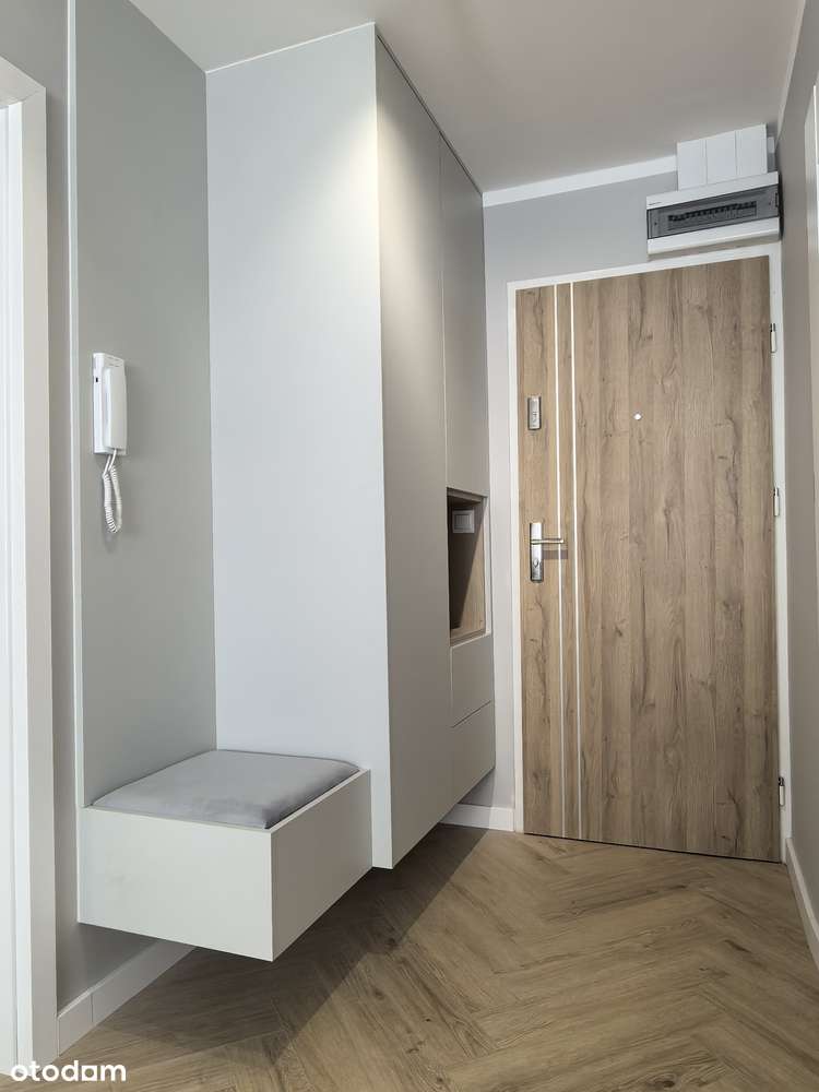 NOWA OFERTA! Nowoczesne mieszkanie na Parkitce po remoncie! I piętro-9