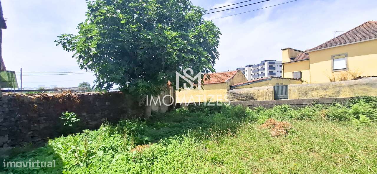 Moradia T3 para reabilitação total com grande potencial de valorização-9