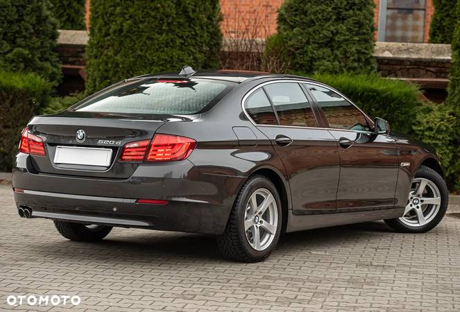 BMW Seria 5 520d xDrive Luxury Line - 13