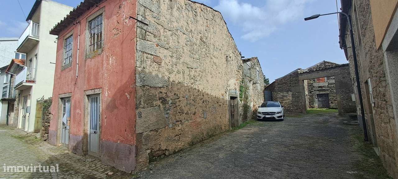 Moradia para restaurar em Sendim - Grande imagem: 3/29