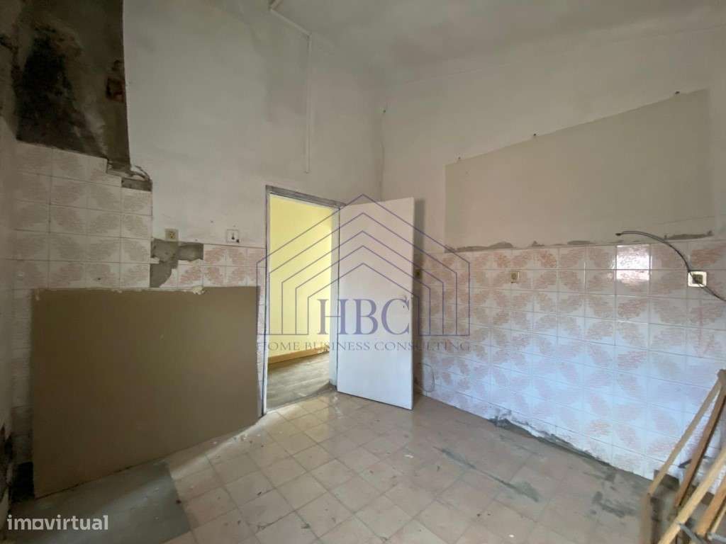 Moradia T3+1 com Grande Potencial na Lagoa de Albufeira - Sesimbra-12