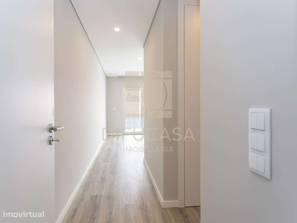 R235 - Moradia T4 Pronta Habitar Centro de Fernão Ferro-15