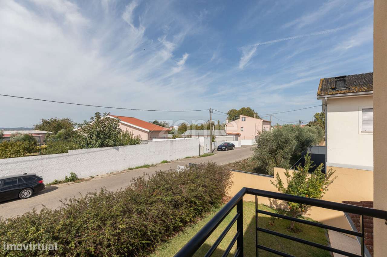 Apartamento T3+2 com Garagem| Cernache, Casconha-25