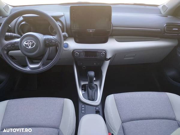 Toyota Yaris 1.5 VVT-i HSD Exclusive Elegant - 8