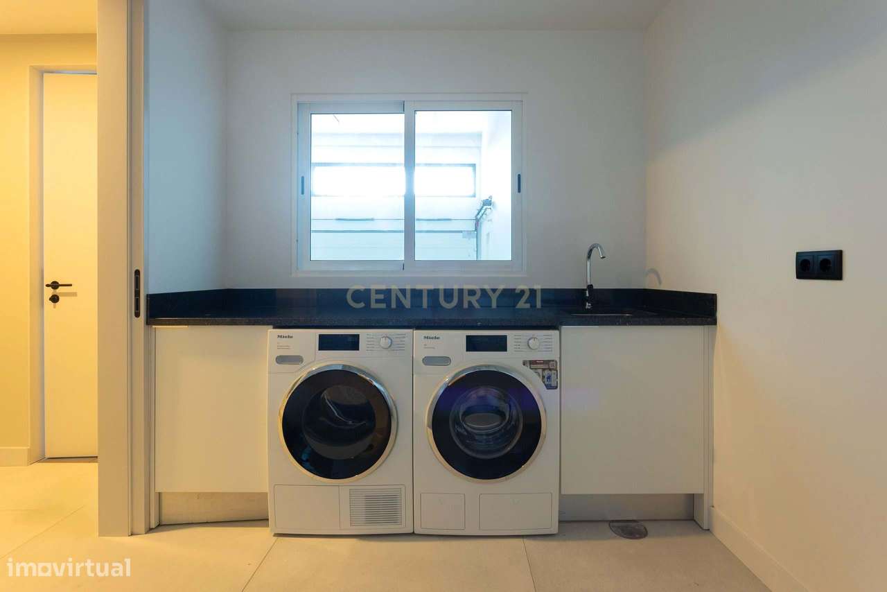 Moradia Moderna de Luxo com Vista Deslumbrante sobre o Atlântico – Sít-25