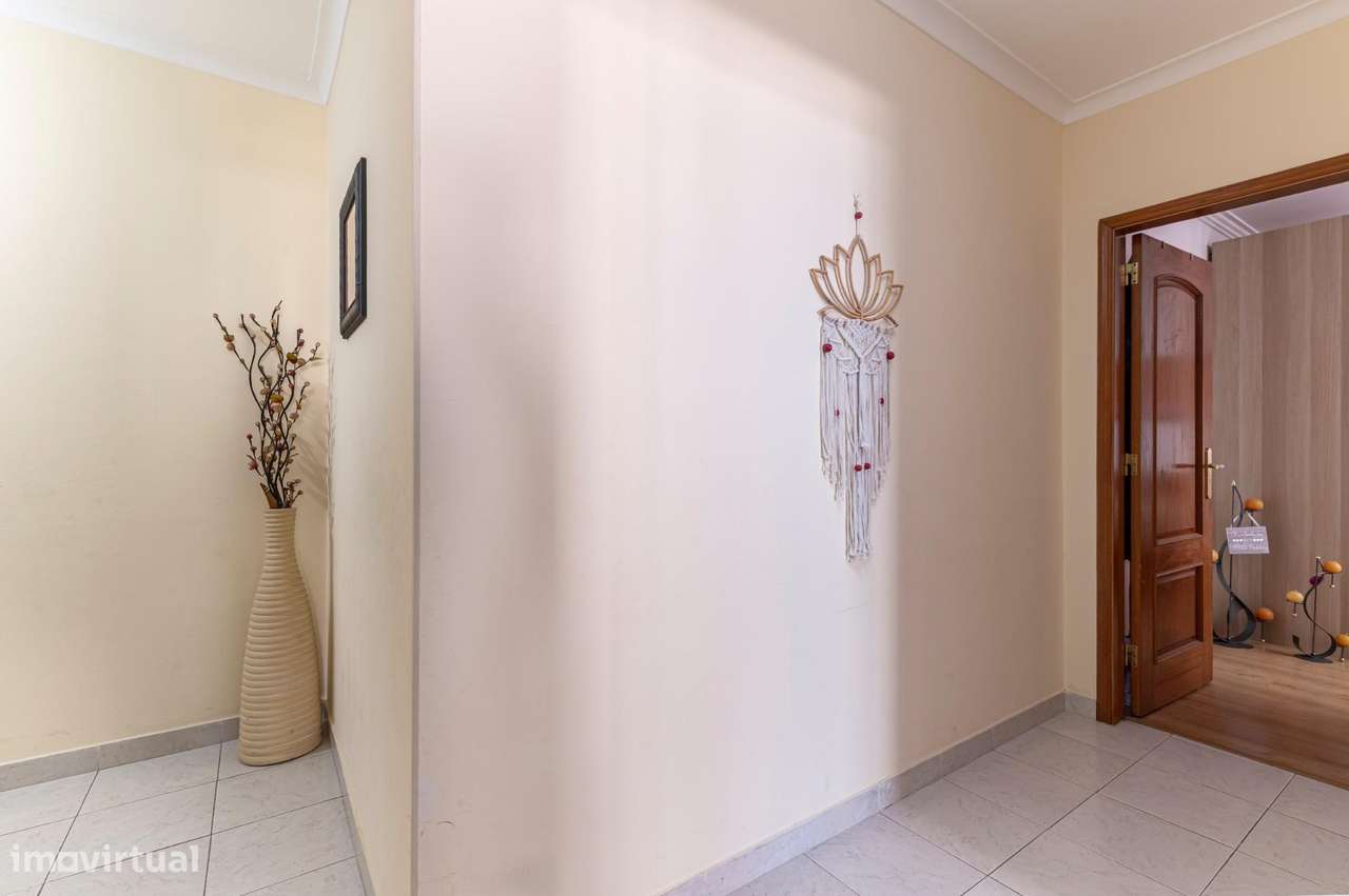 T3 com Excelentes Áreas, em Santa Marta do Pinhal-24