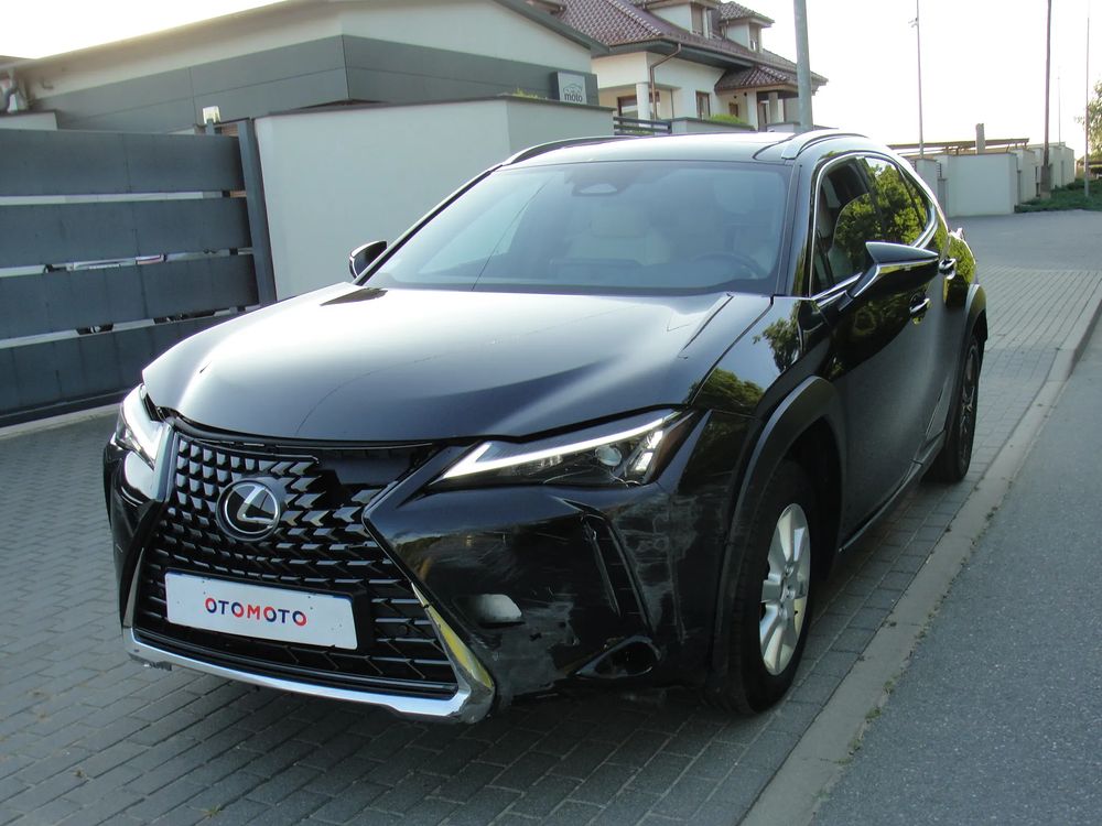 Lexus UX 300h Omotenashi 2024