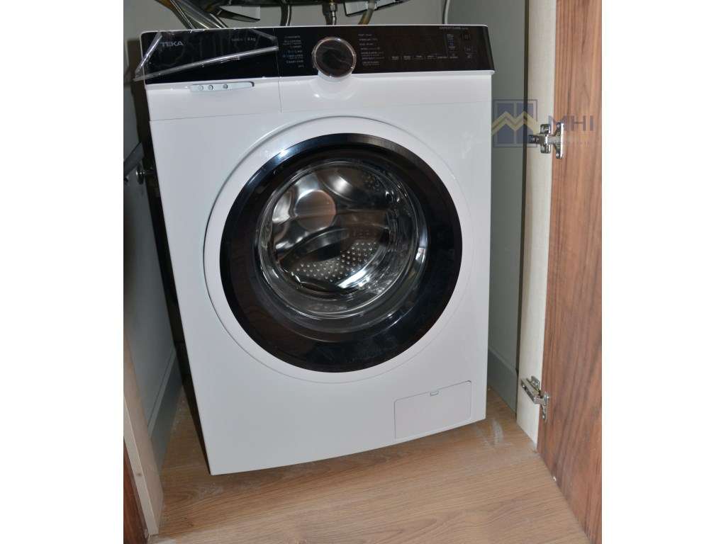 T0 +1 Novo com Varanda e Garagem e excelentes vista à Rua do Bonjar...-13