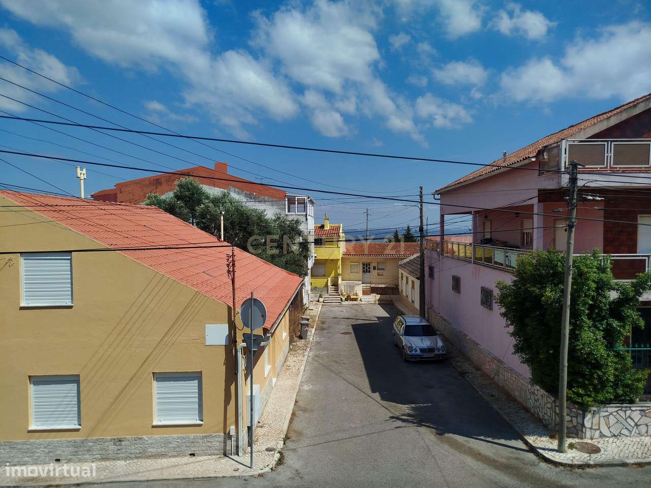 Moradia independente de 2 pisos (2xT3) com garagem | São João da Talha-36