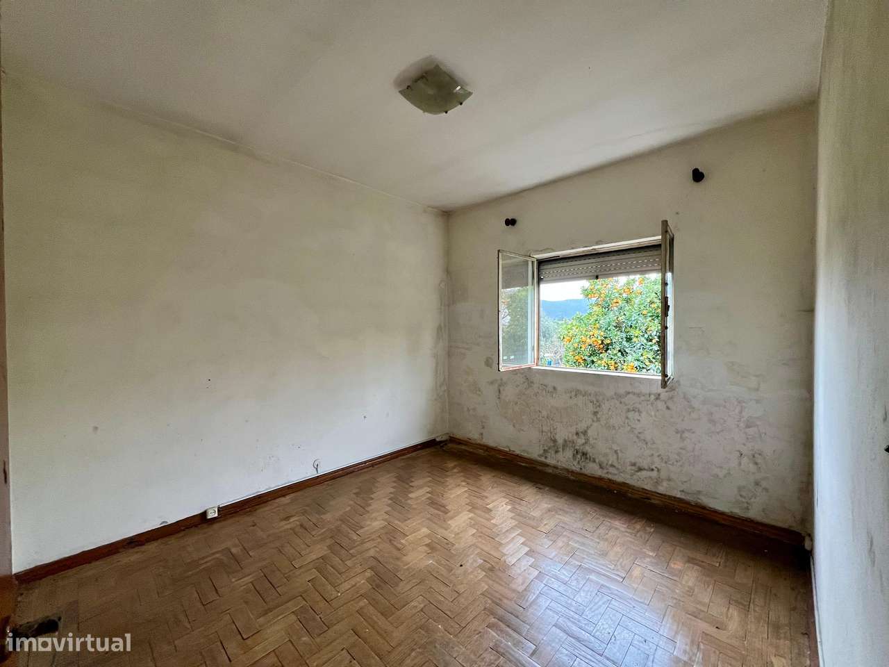 Andar Moradia T3 para Restauro em Celeirós-16