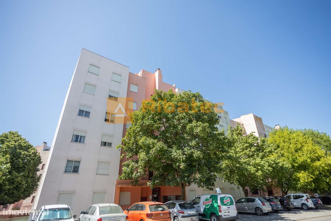 Apartamento T3 no Monte da Caparica-28