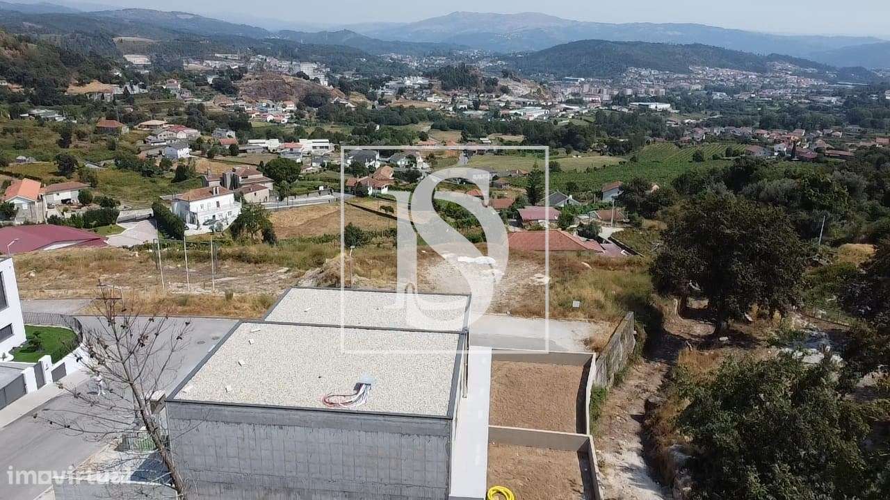 Vivendas T3 em banda situadas em Lanhoso- Póvoa de Lanhoso-26