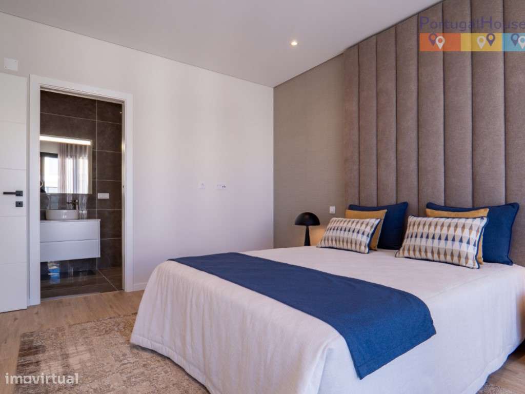 Vivenda T4+1 na praia do Areal com piscina.-17