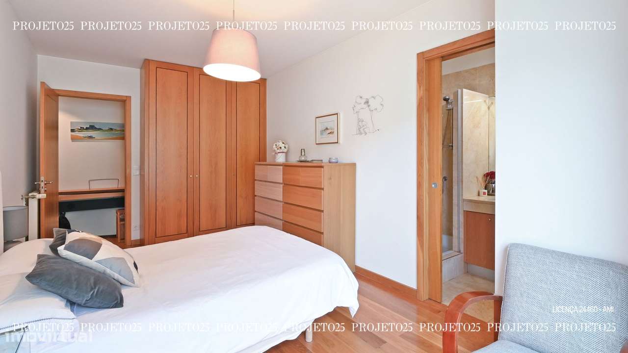 T2 C/ Terraço Privativo em Condº Fechado com piscina  - Casa da Música-18