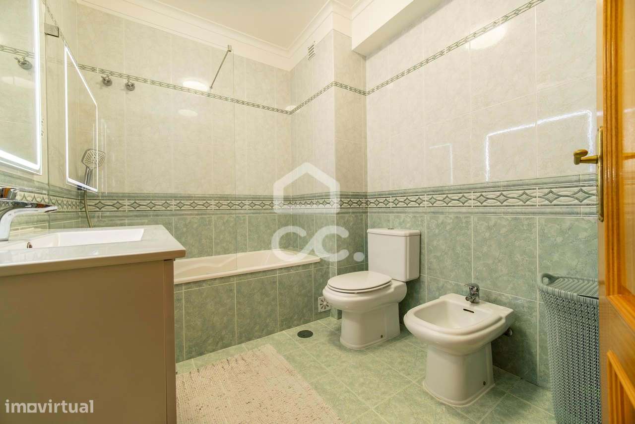 Apartamento T2 no Centro de Cacém-15