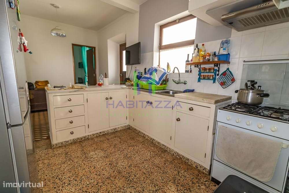 Moradia T2, com anexos e bom quintal, no coração da Praia da Luz - Grande imagem: 5/37