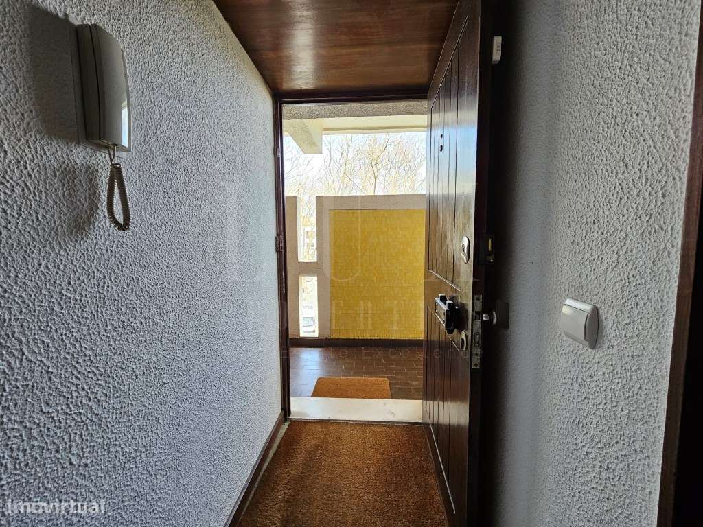 APARTAMENTO T1 EM CARCAVELOS COM VISTA MAR 1ª LINHA A 200m DA PRAIA - Grande imagem: 5/53