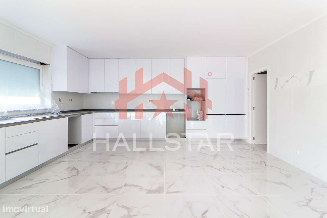 Moradia T3 / Nova / Térrea / Cozinha Equipada / Aquecimento Central / - Grande imagem: 3/29