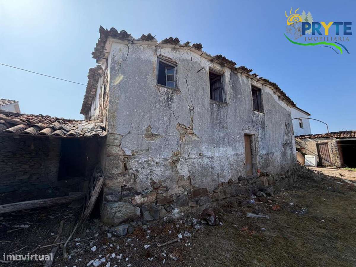 Moradia para Restauro com Terreno, Pátio, próxima da Sertã-8
