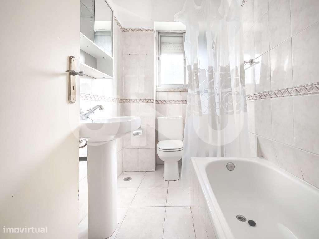 T2 com potencial total de remodelação, em Benfica-7