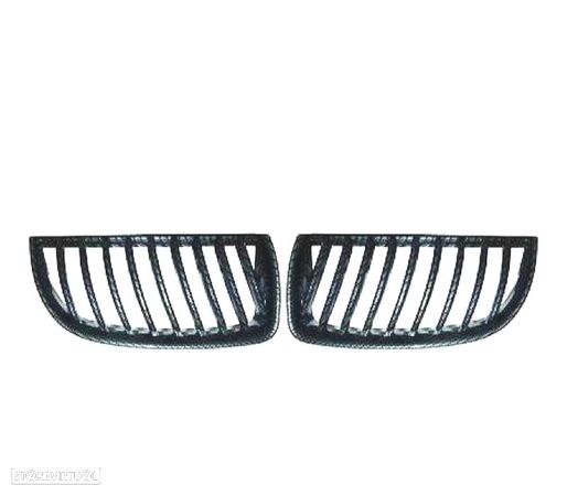 GRELHAS FRONTAIS PARA BMW SERIE3 E90 05-08 LOOK CARBON - 1