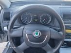 Skoda Octavia 1.6 MPI Ambiente - 11