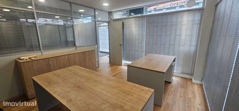 Arrendam-se Gabinetes a 300 m da rotunda da Areosa - Porto - Grande imagem: 4/7